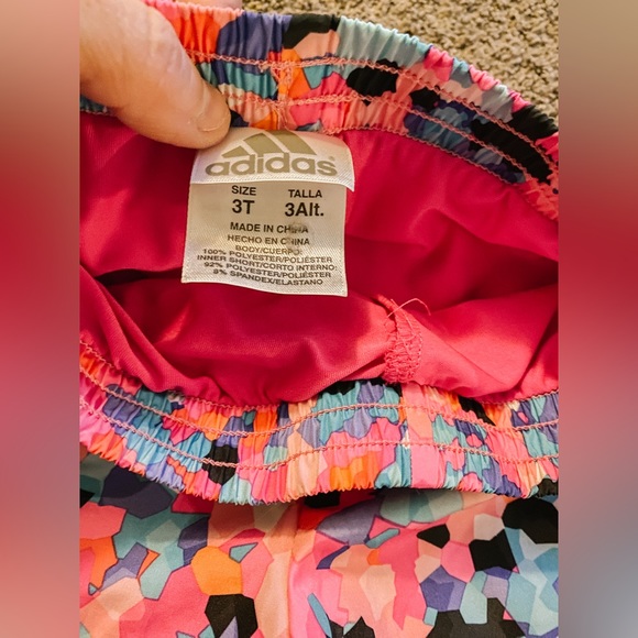 Adidas shorts lined 3T - Picture 2 of 4